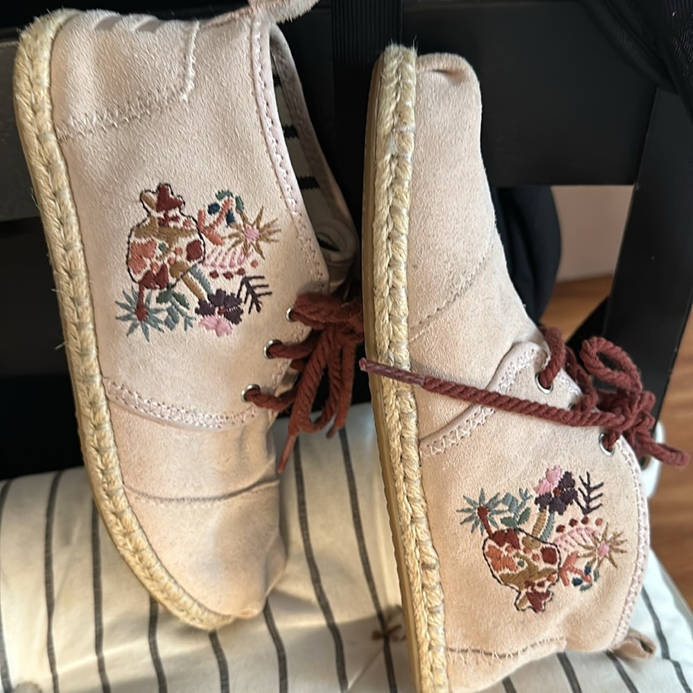 Tom’s Shoes
